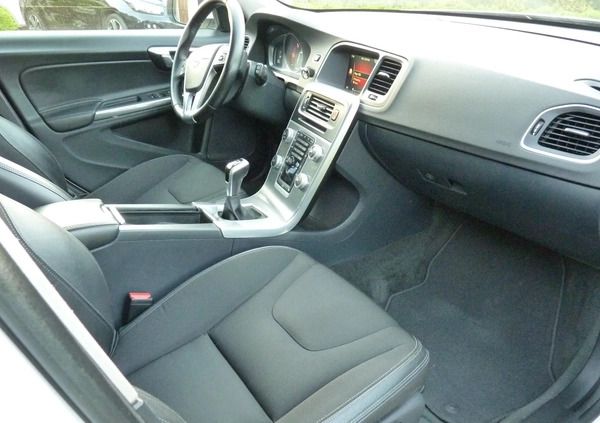 Volvo V60 cena 44500 przebieg: 299900, rok produkcji 2016 z Kraśnik małe 106